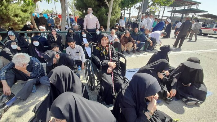 پایان بخشمراسم سالگرد ارتحال امام (ره) / پخش سرود «سلام فرمانده» از بلندگوها