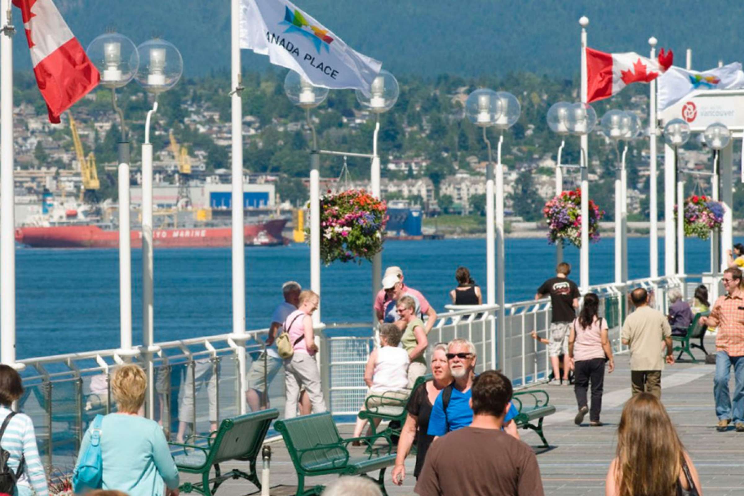 آیا پرواز مستقیم از ایران به کانادا وجود دارد؟