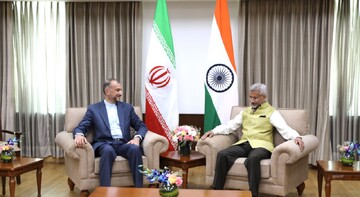 Iran, India FMs meet in New Delhi