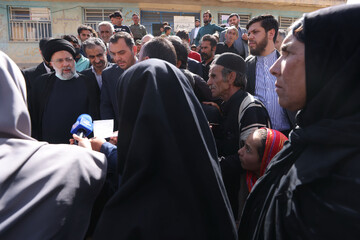 دیدار چهره به چهره رئیس جمهور در روستای لبد
