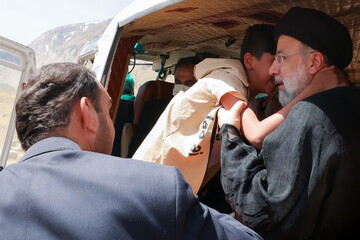دیدار چهره به چهره رئیس جمهور در روستای لبد