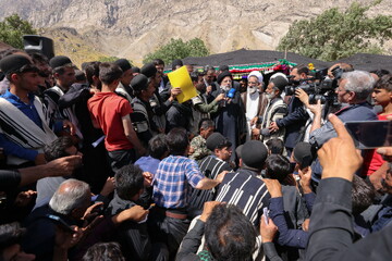 دیدار چهره به چهره رئیس جمهور در روستای لبد