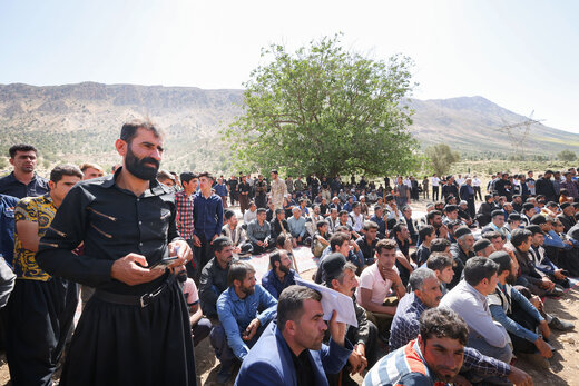 دیدار چهره به چهره رئیس جمهور در روستای لبد