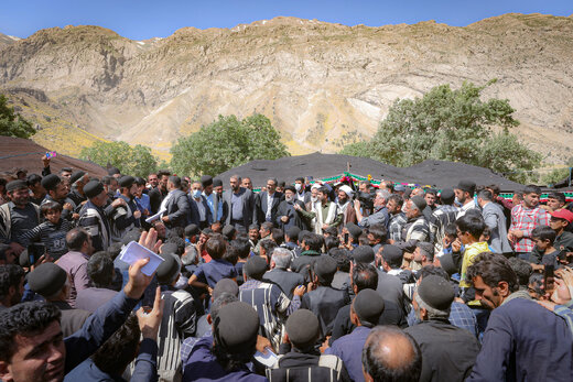 دیدار چهره به چهره رئیس جمهور در روستای لبد