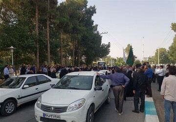 تشییع و خاکسپاری قربانیان حادثه قطار مشهد