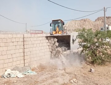 بیش از ۲ هزار متر مربع از اراضی دولتی در قشم رفع تصرف شد