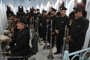 آیین نقاره نوازی شب میلاد حضرت رضا علیه السلام