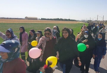 پیاده‌روی خانوادگی در شهر محمودآباد نمونه برگزار شد