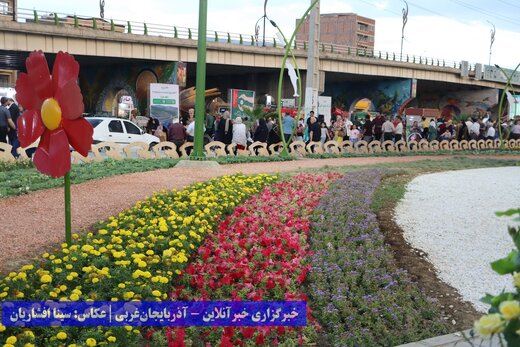 آغاز دهمین دوره جشنواره گل‌های ارومیه با استقبال پرشور مردم