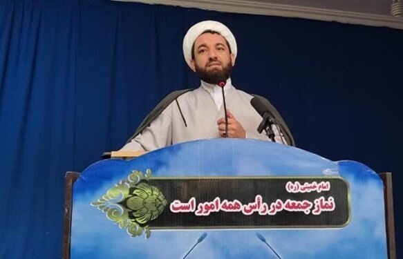 هشدار خطیب جمعه به استاندار : سربسته میگویم اجازه ندهید بیحرمتی به اشخاص در جلسات باب شود / لاس فن بیان برای برخی مسئولان برگزار کنید