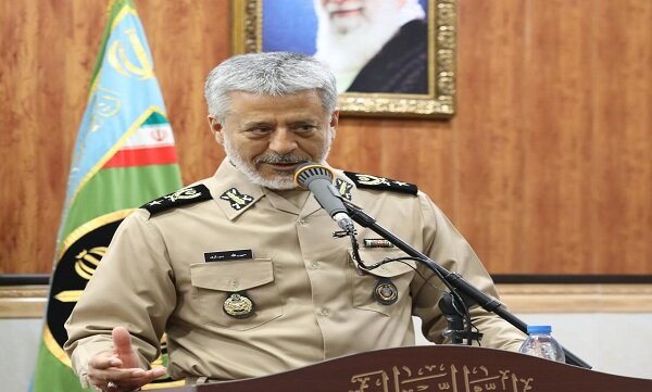 امیردریادار سیاری : حضور در جبهههای جنگ نرم، همتراز حضور در جبهههای جنگ سخت است