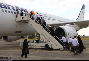 القافلة الأولى من الحجاج تغادر ايران إلى الديار المقدسة القافلة الأولى من الحجاج تغادر ايران إلى الديار المقدسة