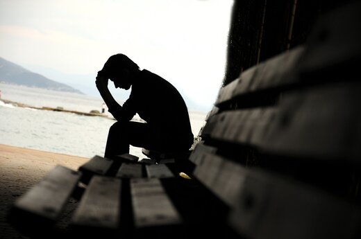  با فرد مبتلا به افسردگی چگونه همدردی کنیم؟ پنج راه برای کمک به افراد افسرده