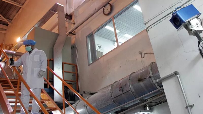 عضو کمیسیون امنیت ملی مجلس : اعضای کمیسیون درباره قطع دوربین ها ، افزایش سرعت غنی سازی و وصل سانترفیوژهای نسل جدید ، متفق القول بودند