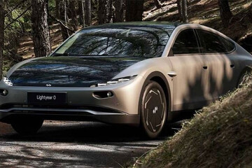 تصاویر | معرفی خودروی خورشیدی گران ‌قیمت «Lightyear 0» 