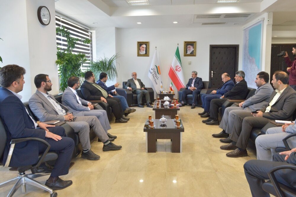 استقرار ناجیان غریق و شروع به کار طرح سالم سازی دریا در منطقه آزاد انزلی