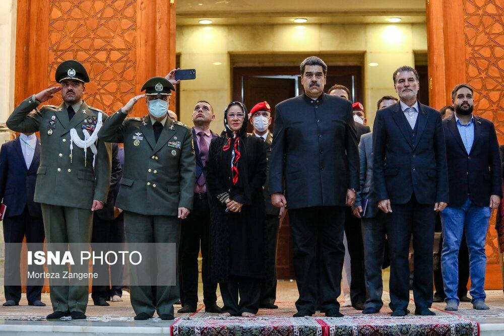 تصاویری از حضور رییس جمهور ونزوئلا در حرم امام خمینی (ره)