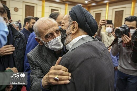 صفارهرندی وزیر پیشین ارشاد : دعایی هر صبح ، خودش روزنامه را به دفتر آقا میداد / دعایی میگفت اطلاعات و کیهان مانند لاله و لادن از هم جدا نمی شوند