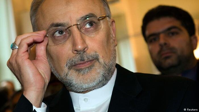 بررسی گزارش کمیسیون اصل نود در مجلس / روحانی و صالحی به «استنکاف از اجرای قانون راهبردی لغو تحریمها» متهم شدند