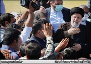 رئیسی در اصفهان : با پشتوانه مردمی که داریم کار بسیار آسان می‌شود / سرمایه بسیار بزرگ     توکل به حضرت حق را  نیز داریم