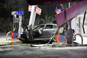 ببینید | حادثه هولناک در پمپ بنزین؛ با سرعت بالا تغییر جهت ندهید!