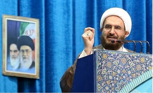 خطیب جمعه تهران: شیطان بزرگ و شیطانک ها منتظر انتقام ما باشند