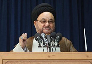 خطیب جمعه اصفهان: حجاج در حج آرام ننشینند و درباره خطرات رژیم صهیونیستی آگاهسازی کنند