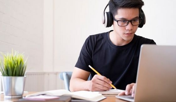 معلم زبان آنلاین برای یادگیری سریع انگلیسی
