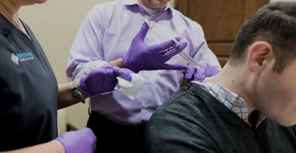 درمان میگرن با تزریق بوتاکس توسط متخصص مغز و اعصاب