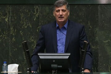 دولت اگر می خواهد حقوق مردم را با دلار بدهد، مشکلی نیست نرخ ارز را بالا ببرد /دولت فکر جدی به حال تیم اقتصادی کند دولت اگر می خواهد حقوق مردم را با دلار بدهد، مشکلی نیست نرخ ارز را بالا ببرد /دولت فکر جدی به حال تیم اقتصادی کند