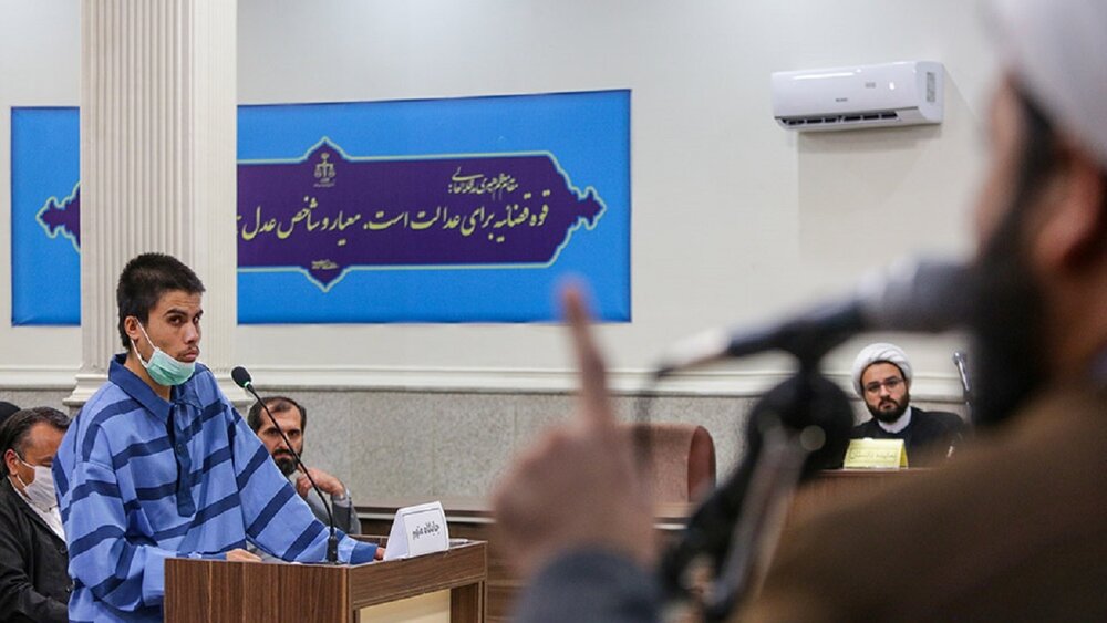 کامپیر24 | حکم اعدام ضارب روحانیون حرم رضوی اجرا شد