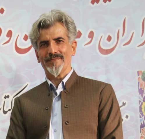 همایش بزرگ کتاب در وقت اضافه در سنندج برگزار شد