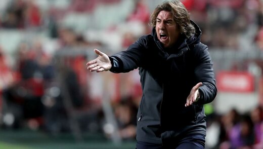 ببینید | رفتار جنجالی و خشونت‌آمیز سرمربی جدید استقلال روی نیمکت؛ خط و نشان برای خاطی‌ها