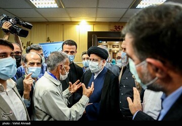 فرمان رئیس جمهور برای پیگیری مطالبات مستمری بگیران/ دلجویی و تقدیر رئیسی از کادر درمان 