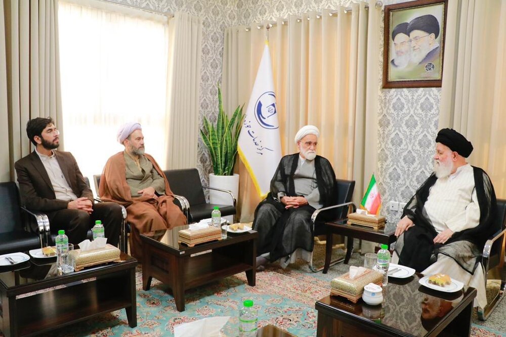 حجتالاسلام والمسلمین معزی: هلالاحمر سیاسی نیست بلکه وظیفهای دینی و الهی است/ باید جهاد تبیین انجام و در برابر دشمنیها ایستادگی شود