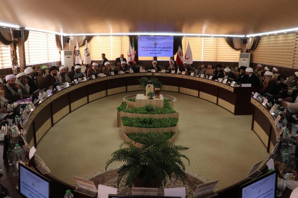 حجتالاسلام والمسلمین معزی: هلالاحمر سیاسی نیست بلکه وظیفهای دینی و الهی است/ باید جهاد تبیین انجام و در برابر دشمنیها ایستادگی شود