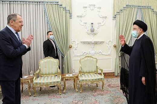 تاکید رئیسی بر موضع ایران درباره جنگ اوکراین در دیدار با لاوروف 