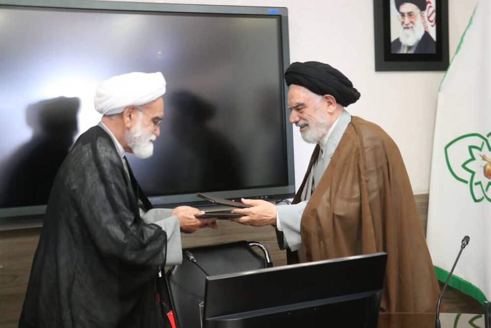 حجتالاسلام والمسلمین معزی: هلالاحمر سیاسی نیست بلکه وظیفهای دینی و الهی است/ باید جهاد تبیین انجام و در برابر دشمنیها ایستادگی شود