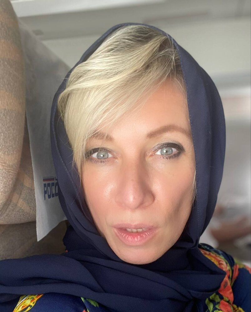 استایل محجبه زاخارووا در تهران/عکس