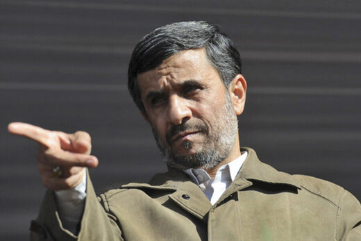 انتقاد شدید احمدی نژاد از آنان که «در کره ماه زندگی» می کنند / اجازه ندارید کشتی کشور و مردم را سوراخ کنید