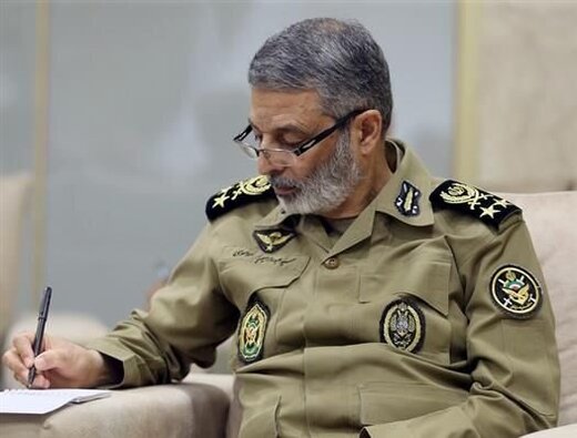 فرمانده کل ارتش پیام داد فرمانده کل ارتش پیام داد