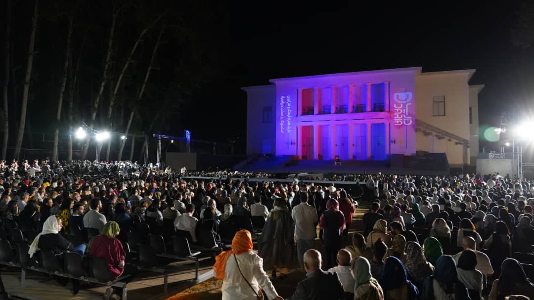 کنسرت نمایش سی‌صد با کارگردانی امیر جدیدی در کاخ سعد آباد به روی صحنه رفت 3