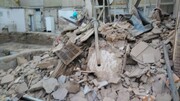 ریزش ساختمان فرسوده در تهران/ ۲نفر از زیرآوار زنده بیرون کشیده شدند