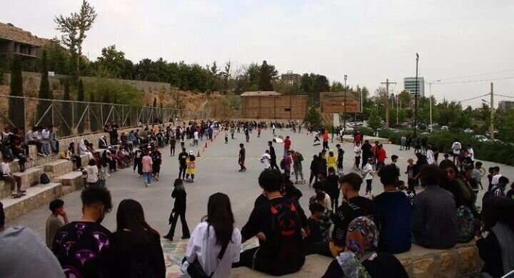 فرماندار شیراز: هیچ نوجوانی به خاطر تجمع اسکیت‌بازها دستگیر نشده است