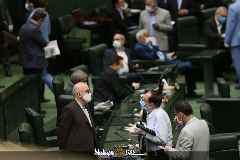 وزیر صمت تهدید پیامکی از سوی نمایندگان را تکذیب کرد