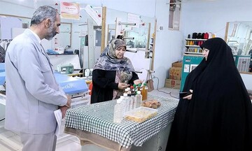 دیدار رییس کل دادگستری استان قزوین از کارگاه‌های تولیدی گروه جهادی ویژه بانوان
