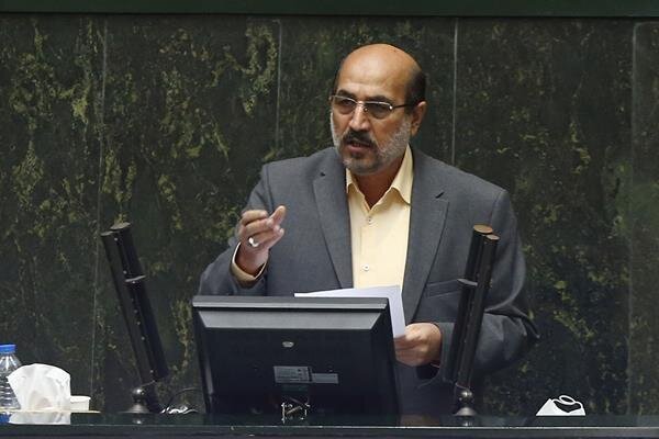 احتمال بازگشت فاطمی امین به دولت؟ / دلایل سقوط آزاد فاطمی امین از ۱۸۲ رای مخالف استیضاح قبلی به ۸۴ رای موافق استیضاح فعلی