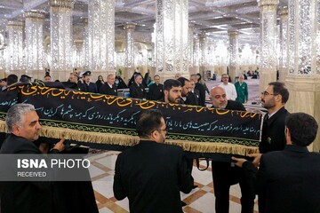 مراسم تشییع و خاکسپاری پیکر احمد مهدوی دامغانی در حرم مطهر رضوی