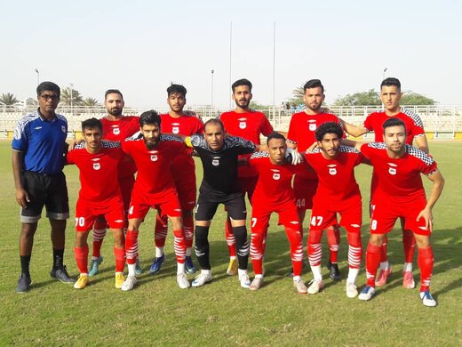 فولاد هرمزگان باخت اما همچنان صدرنشین باقی ماند 