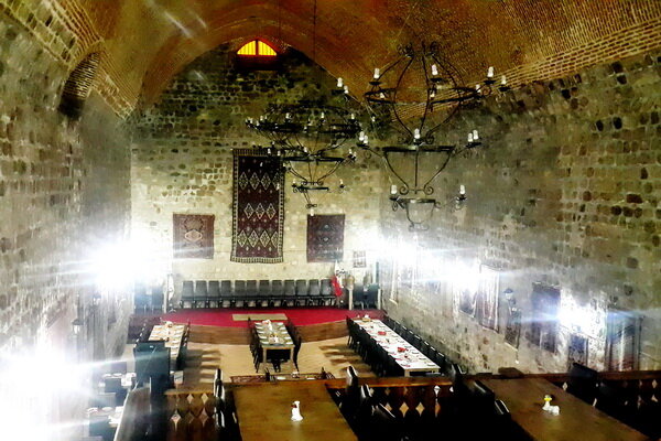 تبریز کهن شهر یخچالهای تاریخی/ کولرهای طبیعی را در تابستان داغ تجربه کنید!